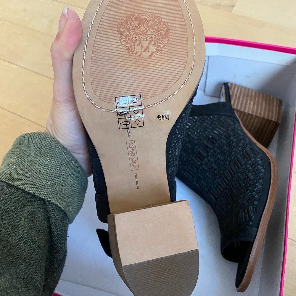 Vince Camuto BNWT Sandals Black "Keannie" - Picture 10 of 13